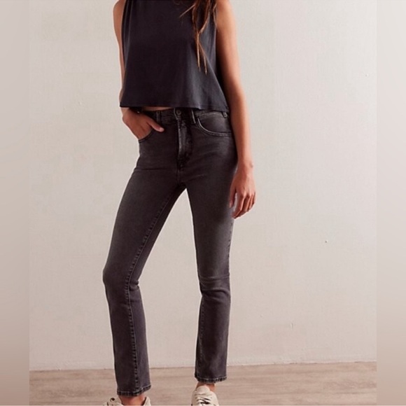 NWT We The Free Low Maintenance Mid Rise Crop Boot Jeans Washed Black FP 31 - Picture 1 of 11